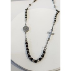 Ατσάλινο κολιέ με σταυρό και οβάλ στοιχείο και αλυσίδα με μαύρες και ασημί χάντρες STN08